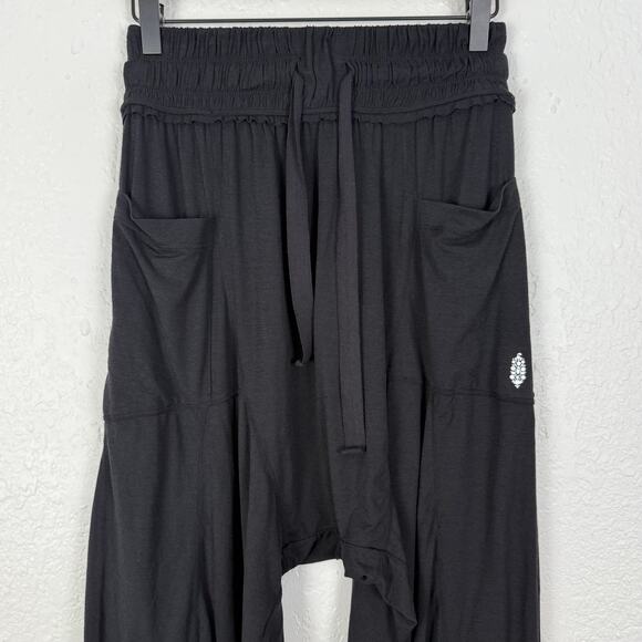 Free People Movement Light As A Feather Harem Pant Slouchy Black Size XS - Picture 2 of 6